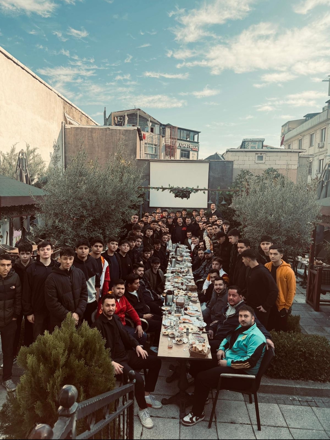 ultrAslanLİSE 2025–2026 Tanışma Kahvaltısı