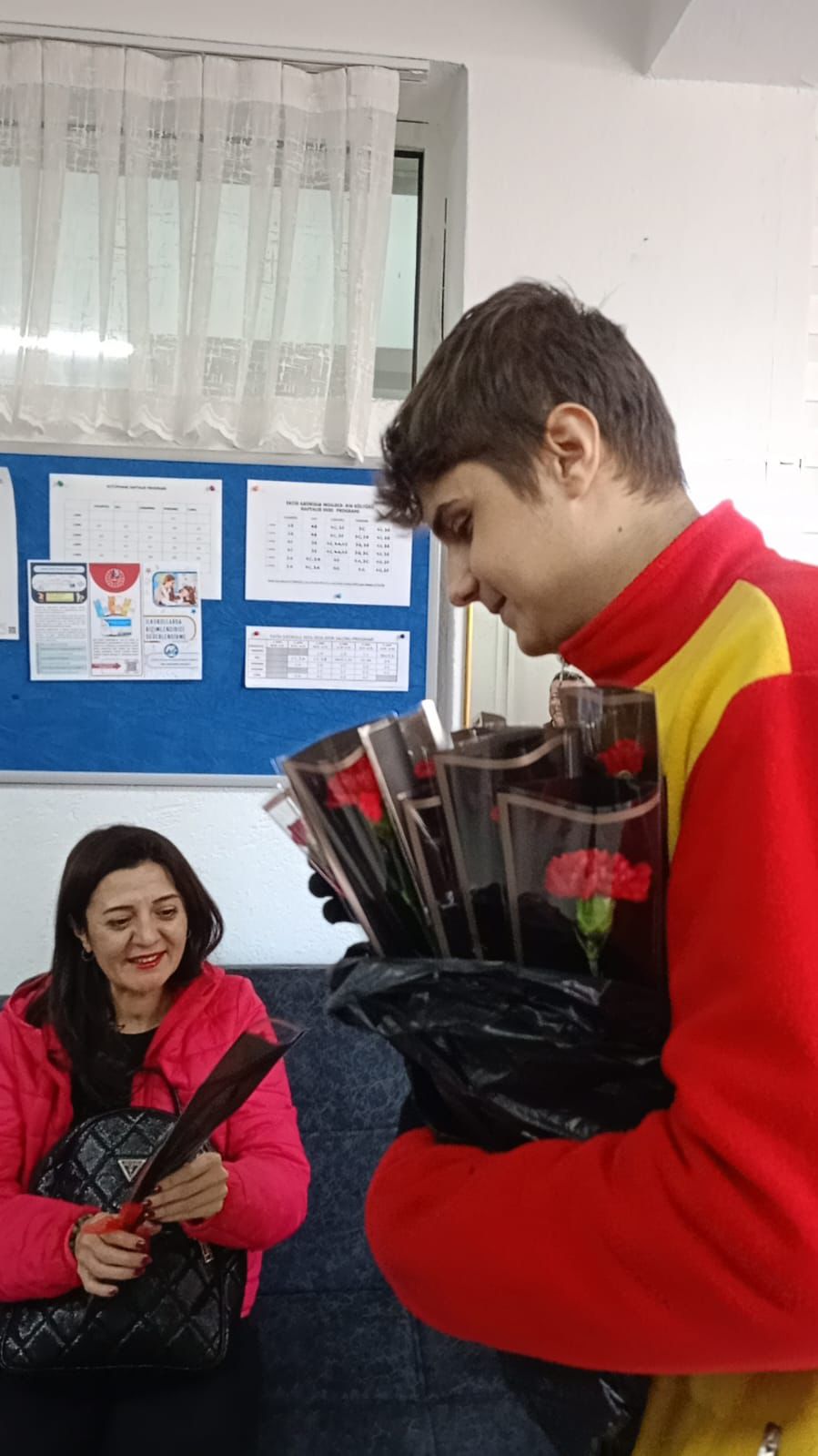 Başöğretmen Mustafa Kemal Atatürk’e ve Tüm Öğretmenlerimize Minnetle