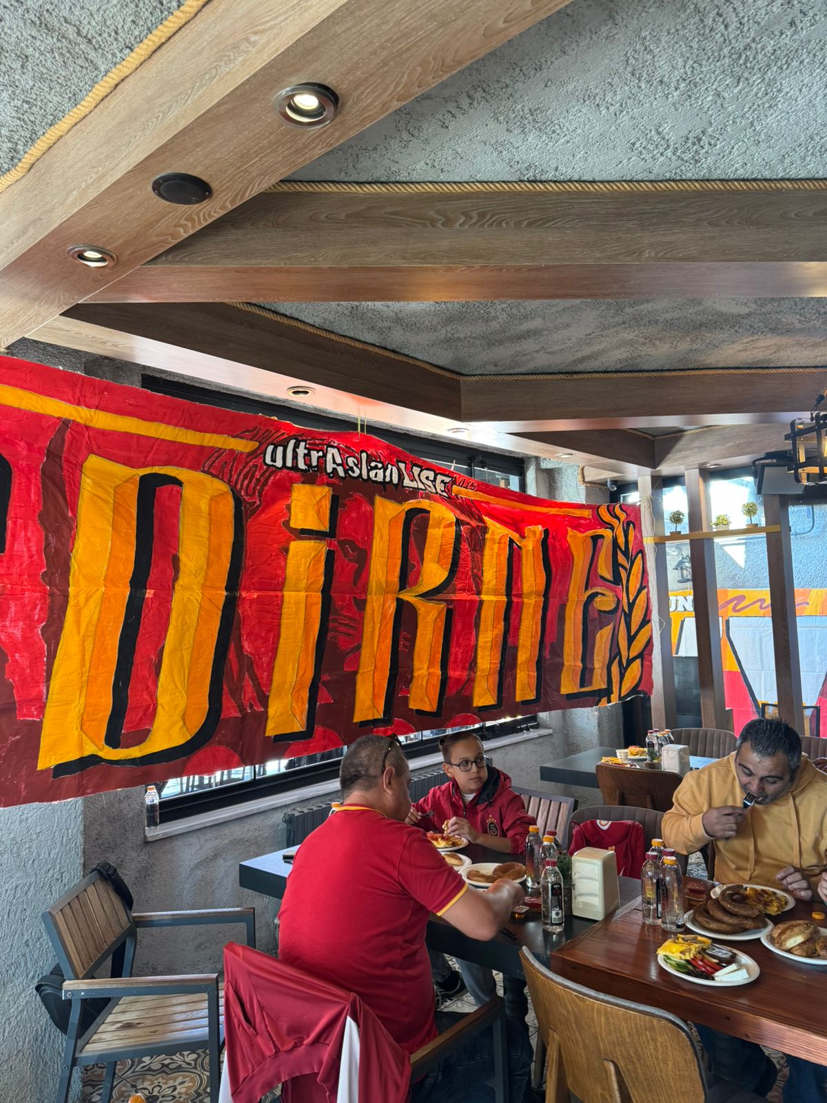 ultrAslanLİSE Edirne Temsilciliğimiz Geleneksel Kahvaltıda Buluştu